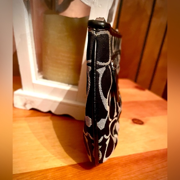 COACH black and white canvas and leather clutch or wristlet - Picture 7 of 16